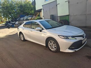 2019 Toyota Camry VIII (XV70), белый, 2400000 рублей, вид 2