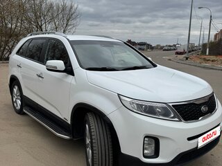 2013 Kia Sorento II Рестайлинг, белый, 1620000 рублей, вид 1