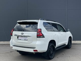 2019 Toyota Land Cruiser Prado 150 Series Рестайлинг 2, белый, 4090000 рублей, вид 4