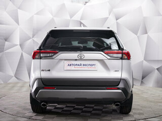 2021 Toyota RAV4 V (XA50), серебристый, 3440000 рублей, вид 4