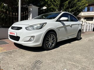 2013 Hyundai Solaris I, белый, 799000 рублей, вид 1