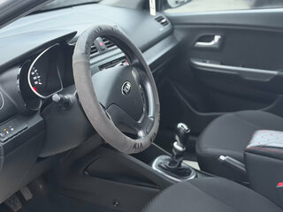 2015 Kia Rio III Рестайлинг, серебристый, 850000 рублей, вид 3