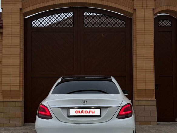 2014 Mercedes-Benz C-Класс 180 IV (W205), белый - вид 2
