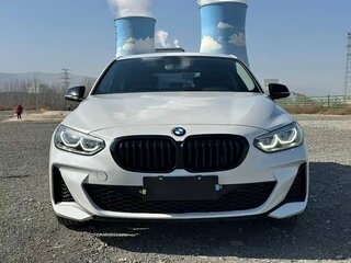 2022 BMW 1 серии 120i III (F52) Рестайлинг, белый, 1917007 рублей, вид 2
