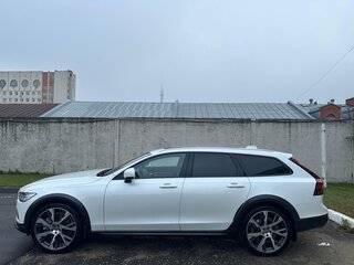 2023 Volvo V90 Cross Country I Рестайлинг, белый, 6800000 рублей, вид 2