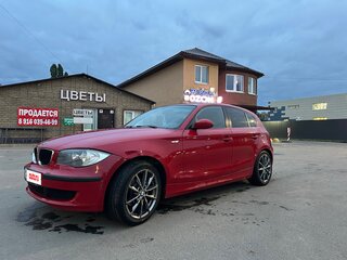 2009 BMW 1 серии 116i I (E81/E82/E87/E88) Рестайлинг, красный, 880000 рублей, вид 2