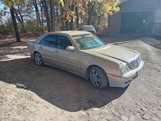 2000 Mercedes-Benz E-Класс 220 II (W210, S210) Рестайлинг, золотистый, 420000 рублей, вид 2