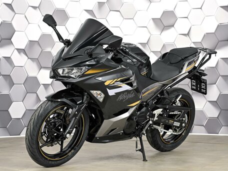 2022 Kawasaki Ninja 400, чёрный, 747000 рублей, вид 2