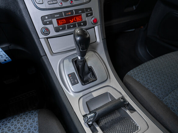 2008 Ford S-MAX I, чёрный - вид 12