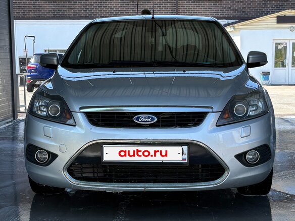 2011 Ford Focus II Рестайлинг, серебристый, 600000 рублей
