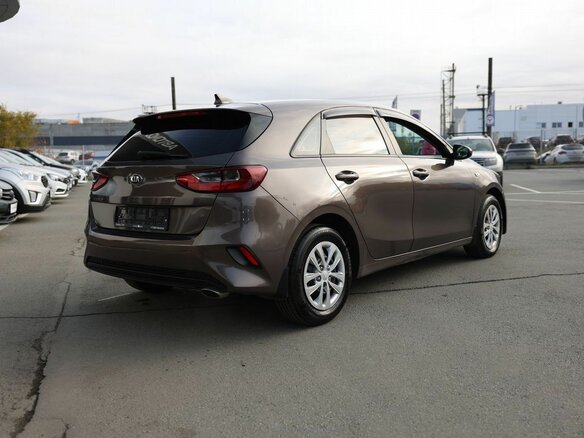 2019 Kia Ceed III, коричневый, 1683000 рублей - вид 5