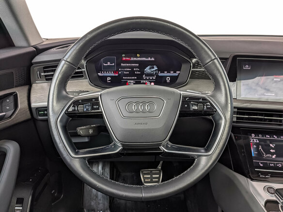 2023 Audi Q6 45 TFSI, чёрный, 6750000 рублей - вид 21