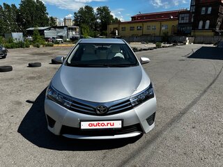 2013 Toyota Corolla XI (E160, E170, E180), серебристый, 900000 рублей, вид 4