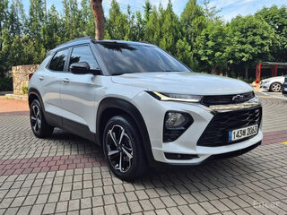 2021 Chevrolet TrailBlazer III, белый, 1890000 рублей, вид 3