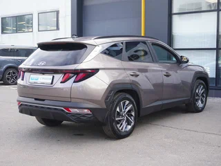 2023 Hyundai Tucson IV, коричневый, 2935000 рублей, вид 5