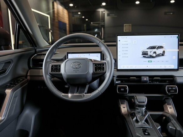2026 Toyota RAV4 VI (XA60), чёрный, 4550000 рублей - вид 12