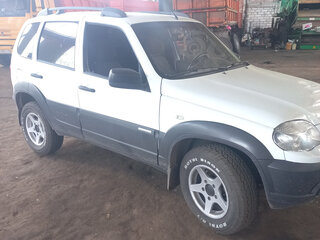 2009 Chevrolet Niva I Рестайлинг, белый, 620000 рублей, вид 4