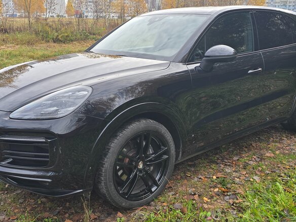 2020 Porsche Cayenne III, чёрный, 6490000 рублей - вид 1