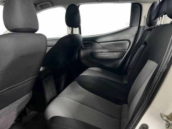 2017 Mitsubishi L200 V, белый, 2350000 рублей - вид 10