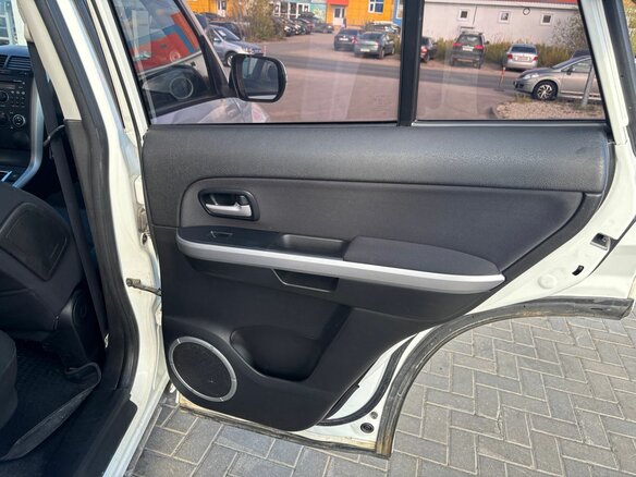 2014 Suzuki Grand Vitara II Рестайлинг 2, белый, 1350000 рублей - вид 17