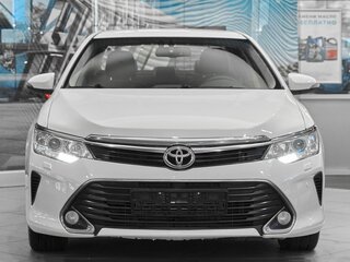 2016 Toyota Camry VII (XV50) Рестайлинг, белый, 1749000 рублей, вид 2