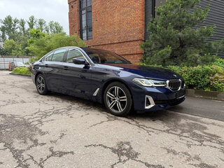 2021 BMW 5 серии 540d xDrive VII (G30/G31/G38) Рестайлинг, синий, 5150000 рублей, вид 4