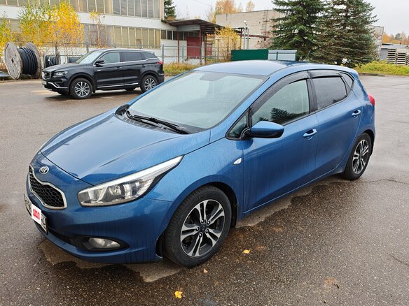2014 Kia Ceed II, синий, 780000 рублей