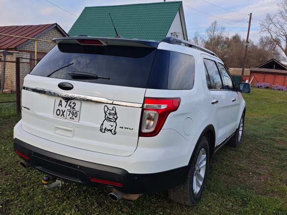 2013 Ford Explorer V, белый, 1600000 рублей - вид 3