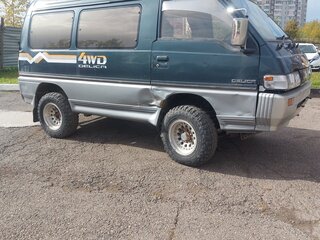 1991 Mitsubishi Delica III, зелёный, 450000 рублей, вид 5