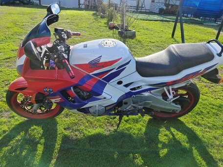 1995 Honda CBR 600F, красный, 325000 рублей, вид 2