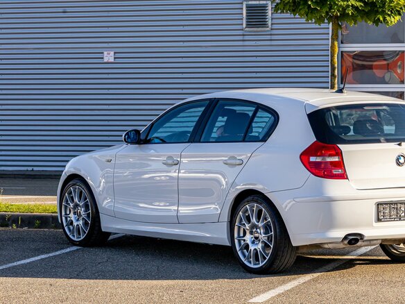 2008 BMW 1 серии 116i I (E81/E82/E87/E88) Рестайлинг, белый, 895000 рублей - вид 8