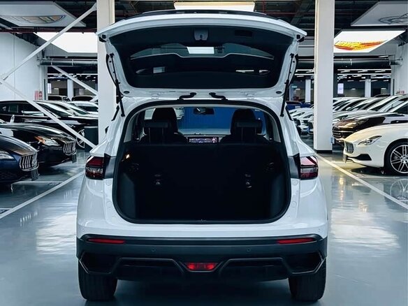 2026 Geely Binyue I Рестайлинг 2, белый, 1799999 рублей - вид 5