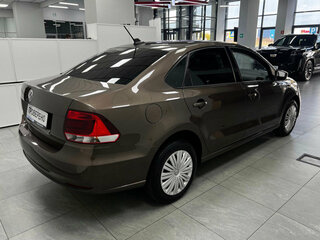 2017 Volkswagen Polo V Рестайлинг, коричневый, 1400000 рублей, вид 5