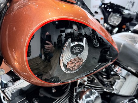 2008 Harley-Davidson Fat Boy, оранжевый, 1099000 рублей, вид 3