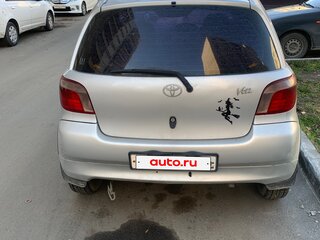1999 Toyota Vitz I (P10), белый, 235000 рублей, вид 4