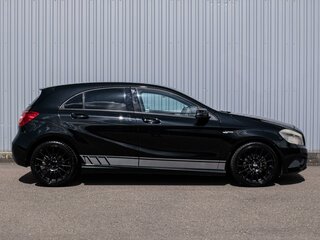 2013 Mercedes-Benz A-Класс 180 III (W176), чёрный, 1090000 рублей, вид 4