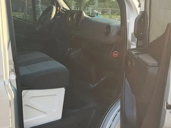 2018 Mercedes-Benz Sprinter, серебристый, 4050000 рублей - вид 16