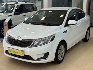 2013 Kia Rio III, белый, 750000 рублей, вид 1