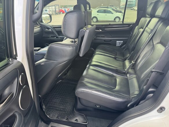 2019 Lexus LX 570 III Рестайлинг 2, белый, 8490000 рублей - вид 14