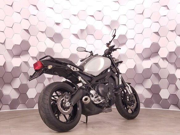 2018 Yamaha XSR900, серебристый - вид 6