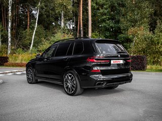 2025 BMW X7 40i I (G07) Рестайлинг, чёрный, 14500000 рублей, вид 4