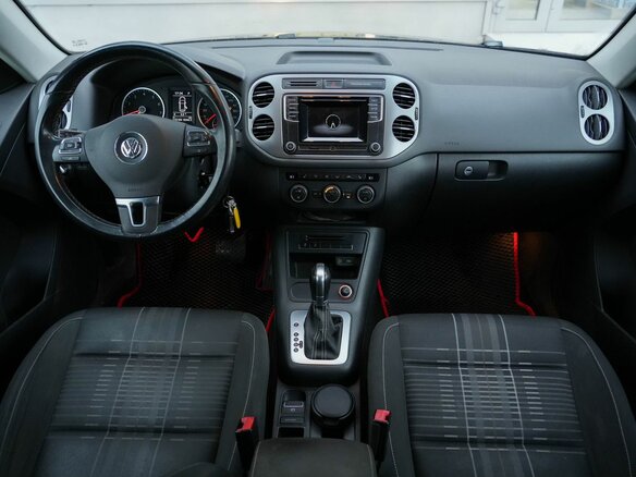 2016 Volkswagen Tiguan I Рестайлинг, чёрный, 1390000 рублей - вид 19