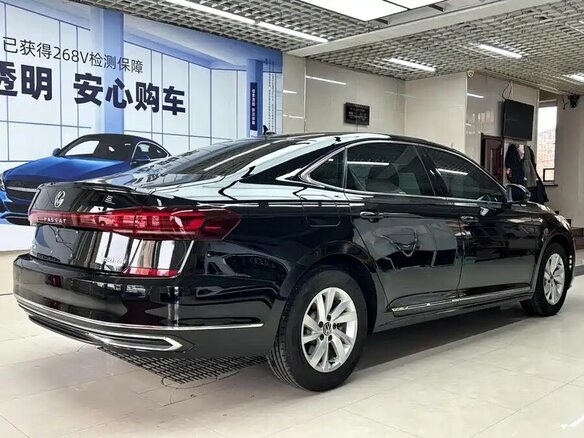 2022 Volkswagen Passat B8 Рестайлинг, чёрный - вид 2