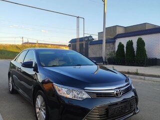 2015 Toyota Camry US Market VII (XV50) Рестайлинг, серый, 2040000 рублей, вид 3