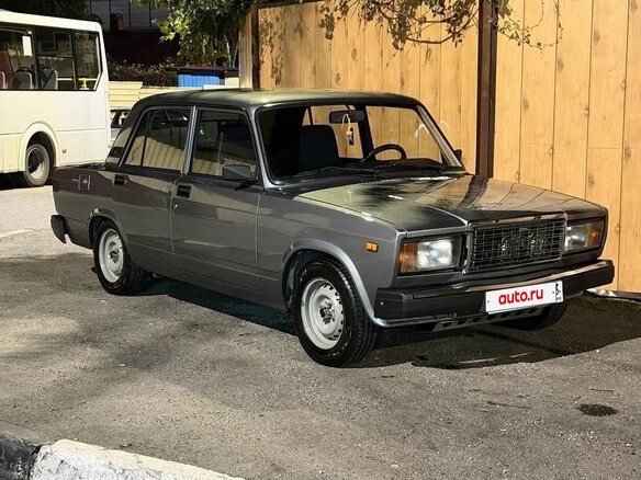 2011 Lada (ВАЗ) 2107, белый, 300000 рублей - вид 3