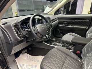 2022 Mitsubishi Outlander III Рестайлинг 3, чёрный, 2900000 рублей, вид 4
