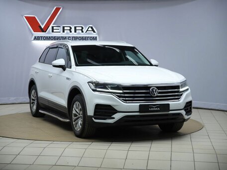 2019 Volkswagen Touareg III, белый, 3090000 рублей, вид 3