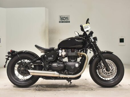 2022 Triumph Bonneville Bobber, чёрный, 1220000 рублей, вид 1