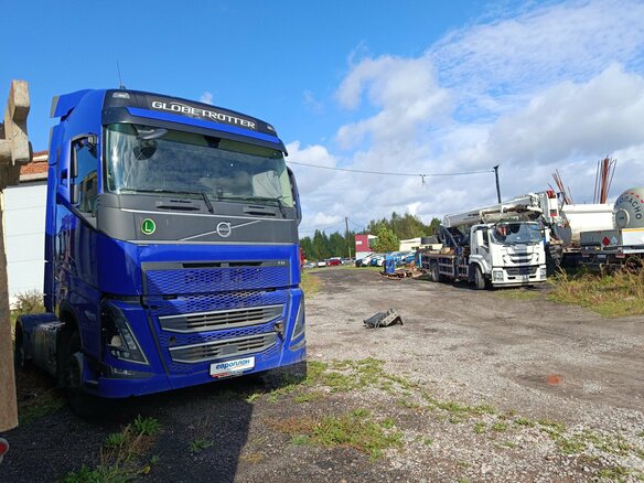 2022 Volvo FH, синий, 7529400 рублей - вид 1