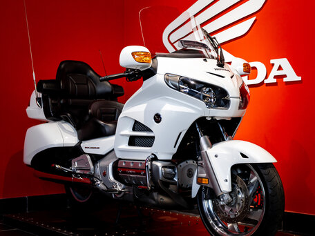 2012 Honda GL 1800 Gold Wing, белый, 1500000 рублей, вид 2